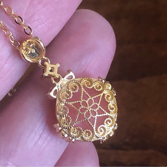 Elegant pink cabochon mini pearl crystal accent pendant on chain necklace - Picture 8 of 16